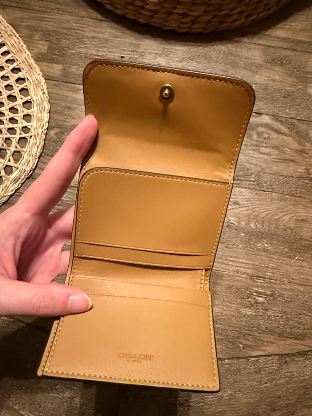 Coach Essential Card Holder Bifold Wallet Honey Brown - Picture 9 of 11